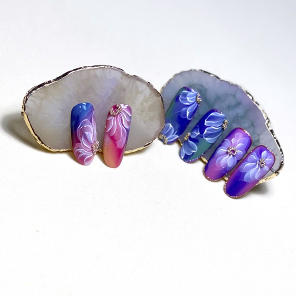 gel-painting-macro-flowers-5-by-Fantasy-Nails