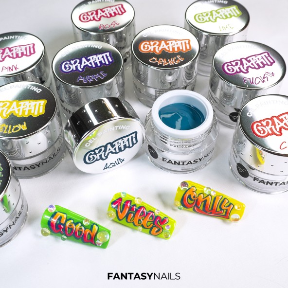 gel-painting-graffiti-green-5-by-Fantasy-Nails