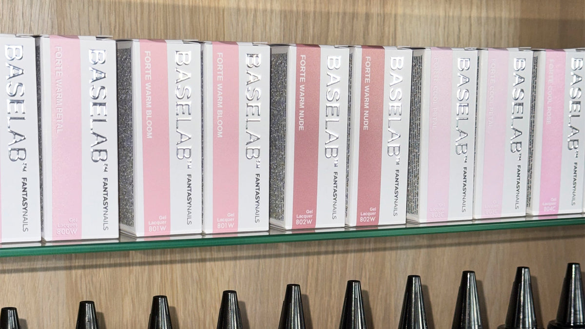El arte del refuerzo: cómo las nuevas bases están revolucionando las uñas duraderas